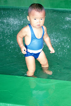 Meisje Tegenstrijdigheid Bedelen Japan Photo | swimming pool - Japanese children