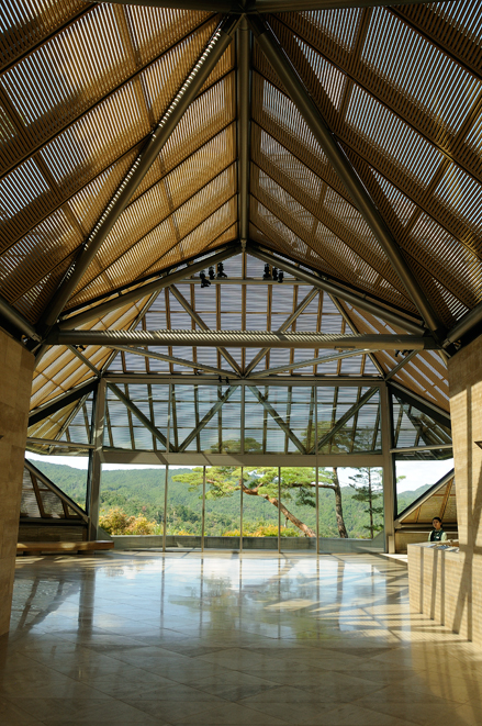 Sakura in the tunnel of Miho Museum - Stock Photo [76386124] - PIXTA